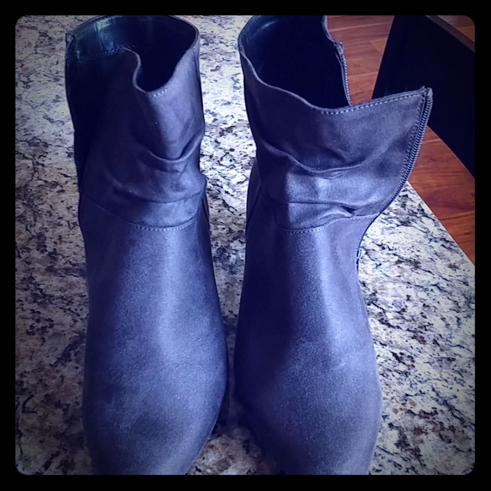 Aerosole short boots